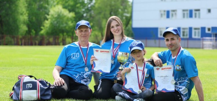 👏🏻 С 14 по 20 августа в Чебоксарах проходит Всероссийский фестиваль ГТО среди семейных команд. Алтайский край на них представляет семья Хвостовых, под номером 19 👏🏻